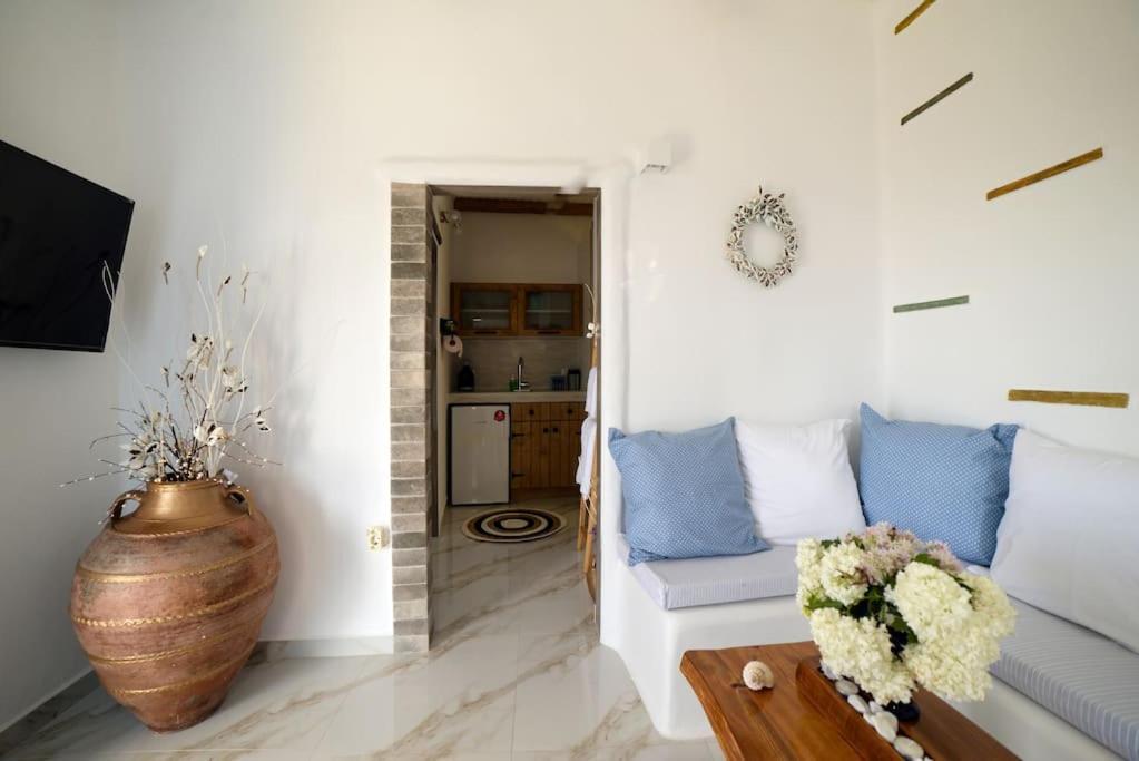 Sunset Suite Elena Ioulis Bagian luar foto
